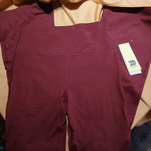 All in Motion Maroon Leggings Size L NWT